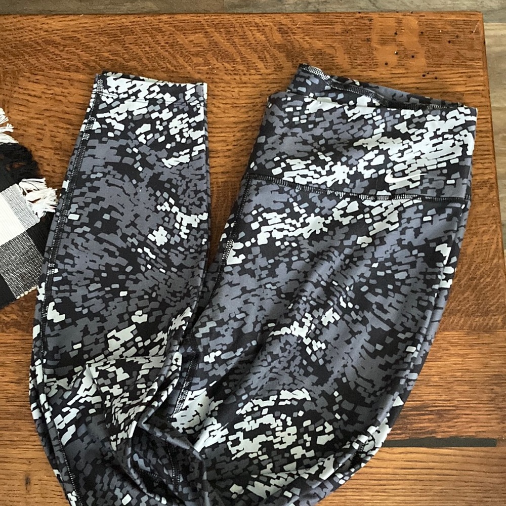 Nike Black and Gray Leggings Active Dry Fit